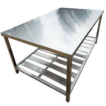 Stainless Steel Table 3x6 Feet – Industrial Food Grade Workbench Best prices in Kenya This 3x6 stainless steel table provides a spacious, heavy-duty surface for food preparation and packaging. Rust-resistant, durable, and designed for hygienic industrial environments.