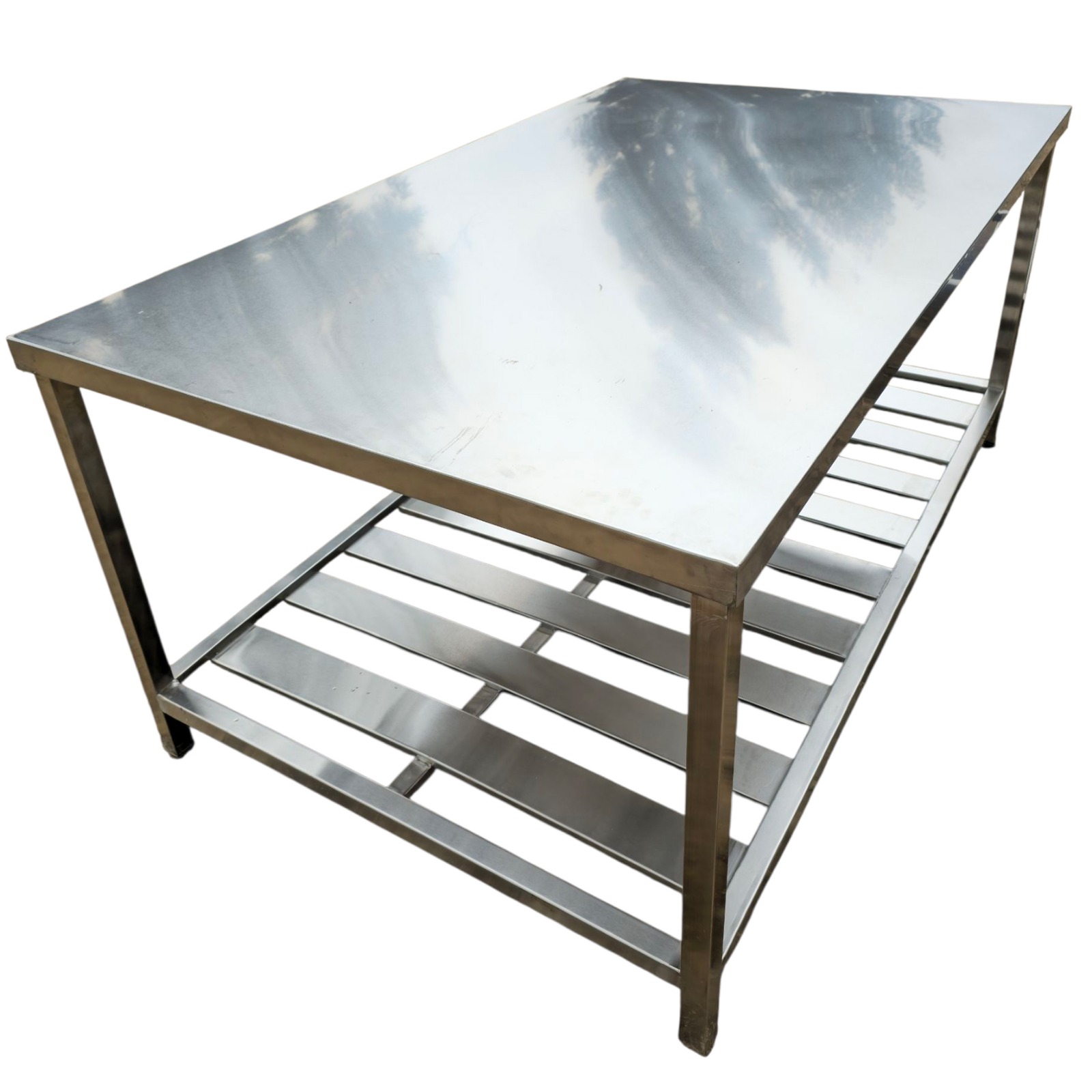 WhatsApp Image 2026-05-08 at 2.33.37 PM (1) Stainless Steel Table 3x6 Feet – Industrial Food Grade Workbench Best prices in Kenya This 3x6 stainless steel table provides a spacious, heavy-duty surface for food preparation and packaging. Rust-resistant, durable, and designed for hygienic industrial environments.