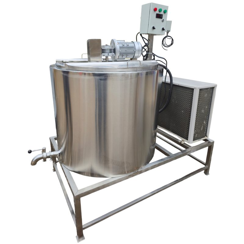 Stainless steel milk cooler tank for dairy farms in Kenya